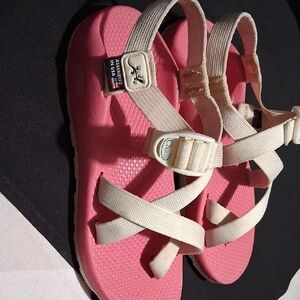 Chaco Pink and Cream Sporty Sandals with Cushioned Sole
